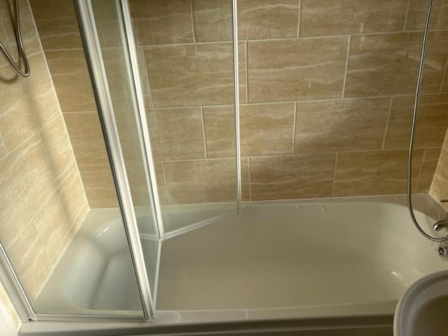 3 Bedroom Mid Terraced House Grays Kültér fotó